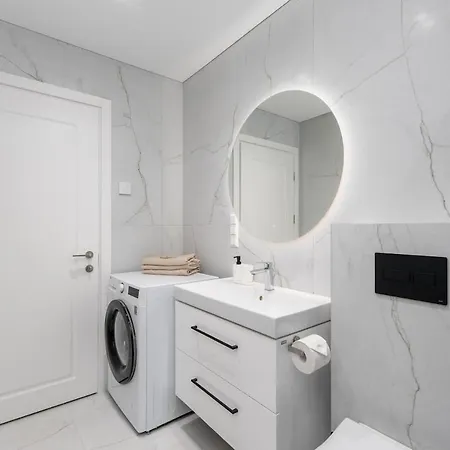 Modern Next To Clinics *