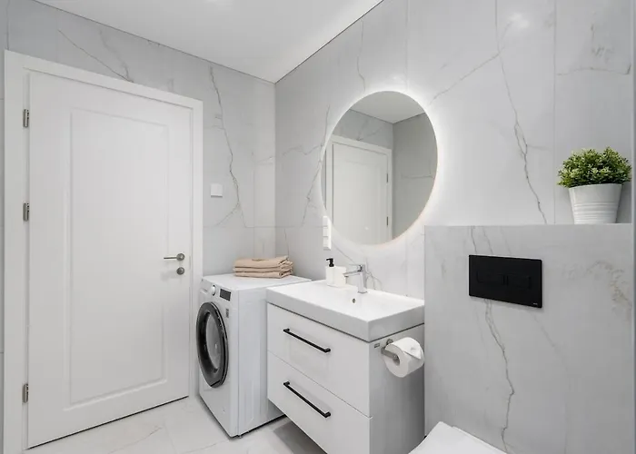 Modern Next To Clinics *